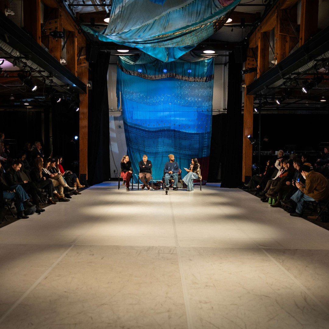 PuShFestival's tweet photo. Memories from @SukeshRakesh’s because i love the diversity (this micro-attitude, we all have it)—an exploration of racism through trance-like movement.
Thanks to @IndianSummerCND & @TheCultch for co-presenting this show.
📷: Sayna Ghaderi
#LivePuSh #PuSh2024 #LiveArt https://t.co/mPeP6Gb9pu