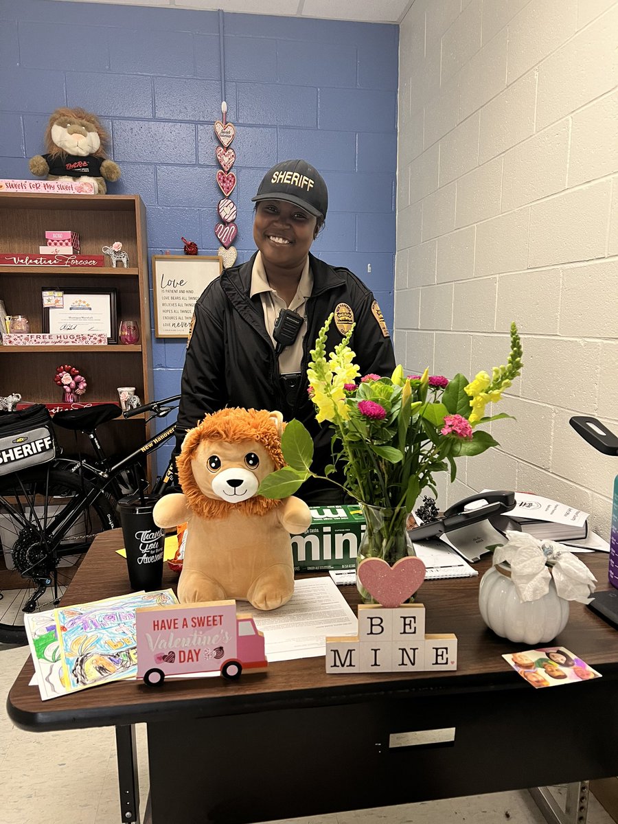 Happy SRO Appreciation Day! 

Deputy Marshall has been a true asset to Wrightsboro Elementary and her efforts will never go unnoticed. 🧡🐾 <a href="/NewHanoverCoSch/">New Hanover County Schools</a> <a href="/NewHanoverSO/">New Hanover Sheriff</a>
