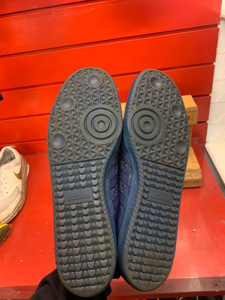 GlisteningKicks's tweet image. 🚨 For Sale 🚨 
@adidasoriginals #CP #Samba
Size 11 and in great condition. Drop us a DM for info/more pics. Reposts welcome, thanks for looking #adidas #sheffieldissuper
