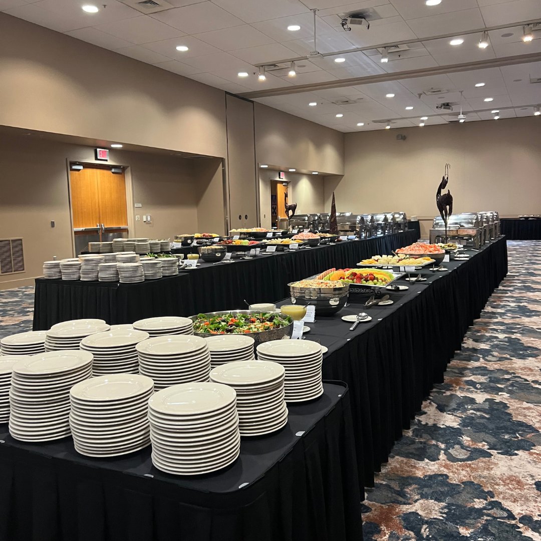 Dinner is served! Here's a sneak peek into the delectable delights we crafted for a recent holiday bash. Let us take care of the details while you enjoy the celebration! 🥂 Learn more about hosting with us here: ecs.page.link/rwkUV