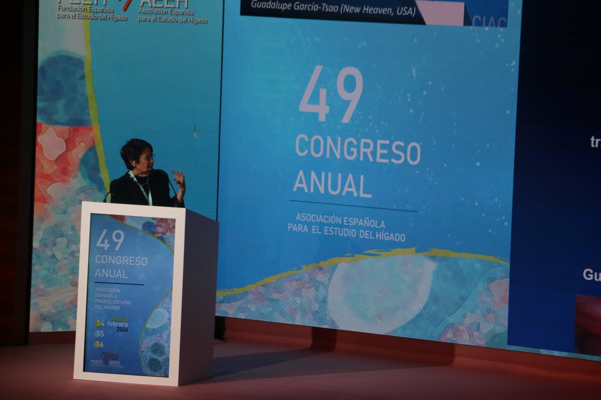 AEEHLiver's tweet photo. ⭐️Momentazo en #AEEH2024 
🗣️Conferencia magistral de @ggarciatsao sobre la progresión y regresión de la cirrosis. 
Todo un lujo contar con ella en nuestro congreso, así nos tiene a todos, sin pestañear
#livertwitter https://t.co/rYGbCyOBoC