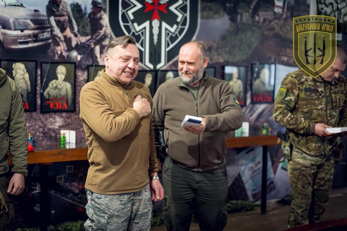 UdaUkrainian's tweet photo. For personal courage, sacrifice and heroism in the protection of state sovereignty and territorial integrity of Ukraine, several paramedics of the medical volunteer battalion "Hospitallers" were awarded the order "Knight's Cross UDA ".🤬https://t.co/rYAws4Xsh8 https://t.co/4u5Tqn6dqh