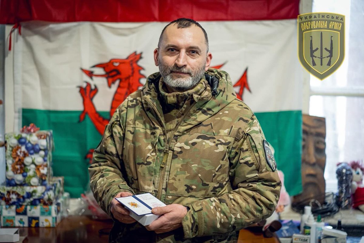 UdaUkrainian's tweet photo. For personal courage, sacrifice and heroism in the protection of state sovereignty and territorial integrity of Ukraine, several paramedics of the medical volunteer battalion "Hospitallers" were awarded the order "Knight's Cross UDA ".🤬https://t.co/rYAws4Xsh8 https://t.co/4u5Tqn6dqh