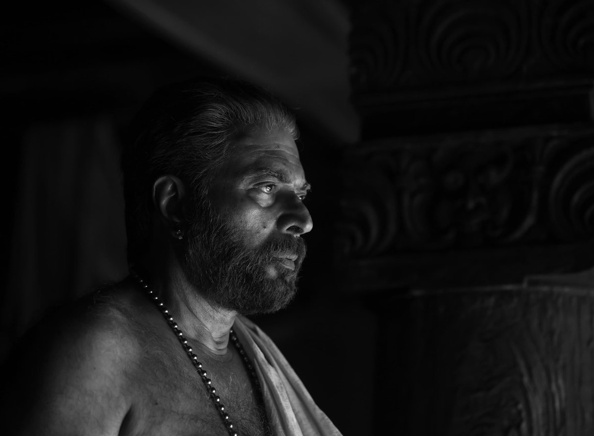 Amalrpanicker4's tweet photo. The Art!!                                     The Artist!! 

 #Mammootty 🐐               #Bramayugam 💎 https://t.co/LhlGuNlr6z