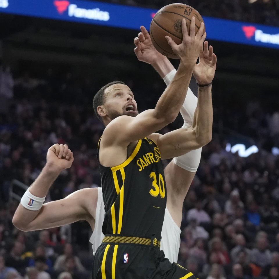StreamSniper007's tweet photo. #NBA RECAP - Daily POINT LEADERS
Wednesday, February 14, 2024

1. D. #Avdija 43 pts
2. S. #Curry 41 pts
3. A. Davis 37 pts
4. Z. Williamson 36 pts
4. P. #Banchero 36 pts
4. R. #Hachimura 36 pts
7. K. #Irving 34 pts
8. J. Brunson 33 pts
9. C. White 32 pts
10. D. Fox 30pts
10. T. Maxey 30pts
10. D. Mitchell 30pts
