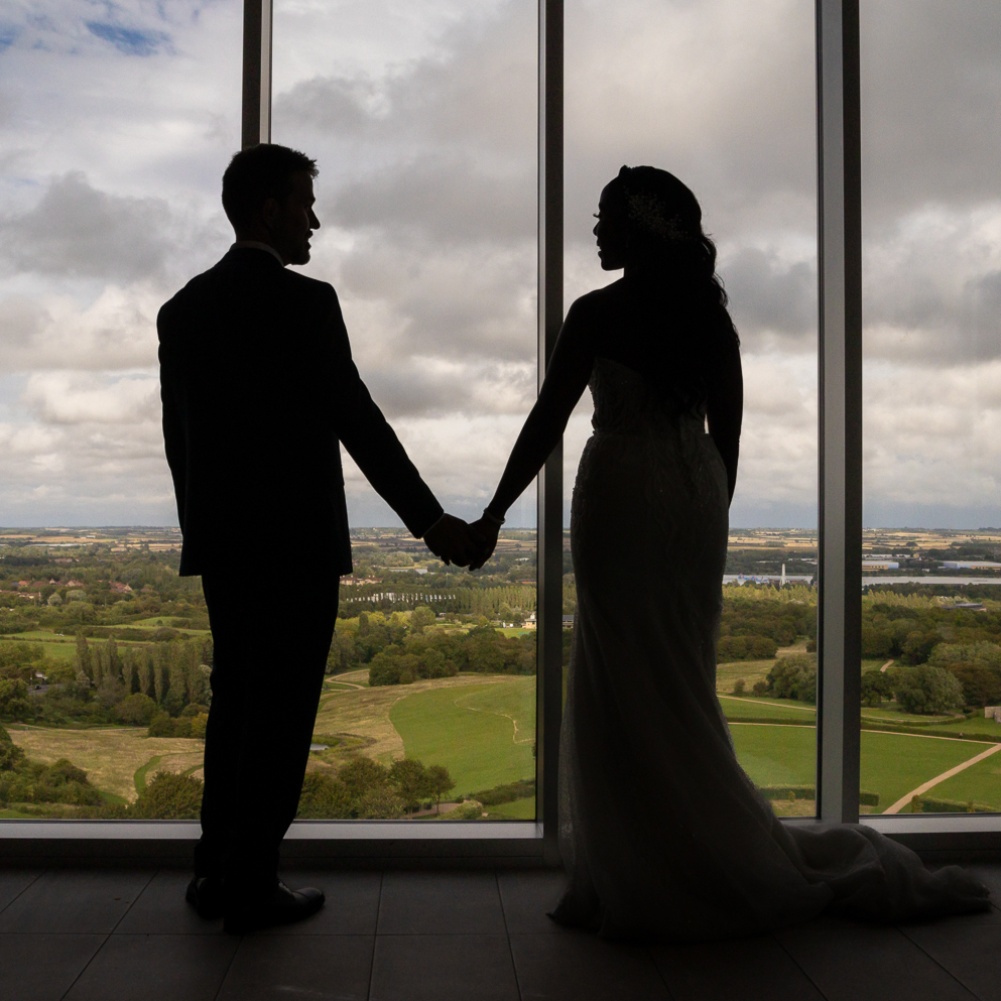 Engaged on Valentine's Day? 💍 Congratulations! 💕 Hotel La Tour offers the perfect space for your dream day, and with iconic views too! 💫🤩 Start planning your dream day: zurl.co/z5kf Photography by @Tom Marvin Photography #ValentinesDay #Weddings #HotelLaTour