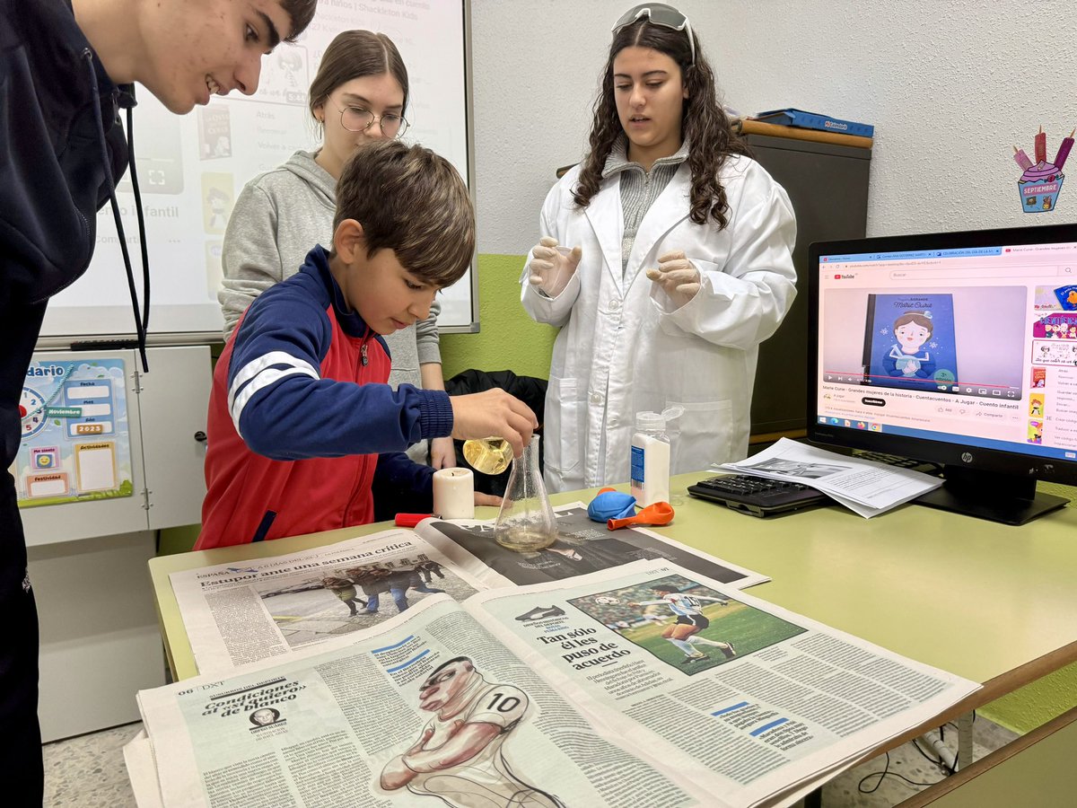 scorazoncoria's tweet photo. Experimentos, reacciones químicas y muchas emociones han llenado las clases de nuestro cole esta mañana. Los alumnos han disfrutado y aprendido mucho celebrando el día de la mujer y la ciencia 🧪🔬
Dato curioso: 1 de cada 20 personajes de libros científicos son mujeres.
#Ciencia https://t.co/VRLIvanpJu
