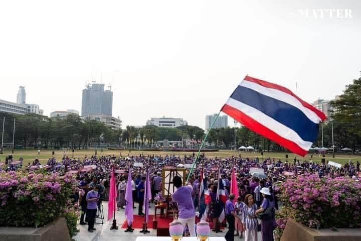 #อีดอกแค่บีบแตร
#SAVEตะวัน 

แค่ฝันลําเอียง ไม่เหมือนความจริง ทิ้งเราให้หลงในพะวัง…. 💜