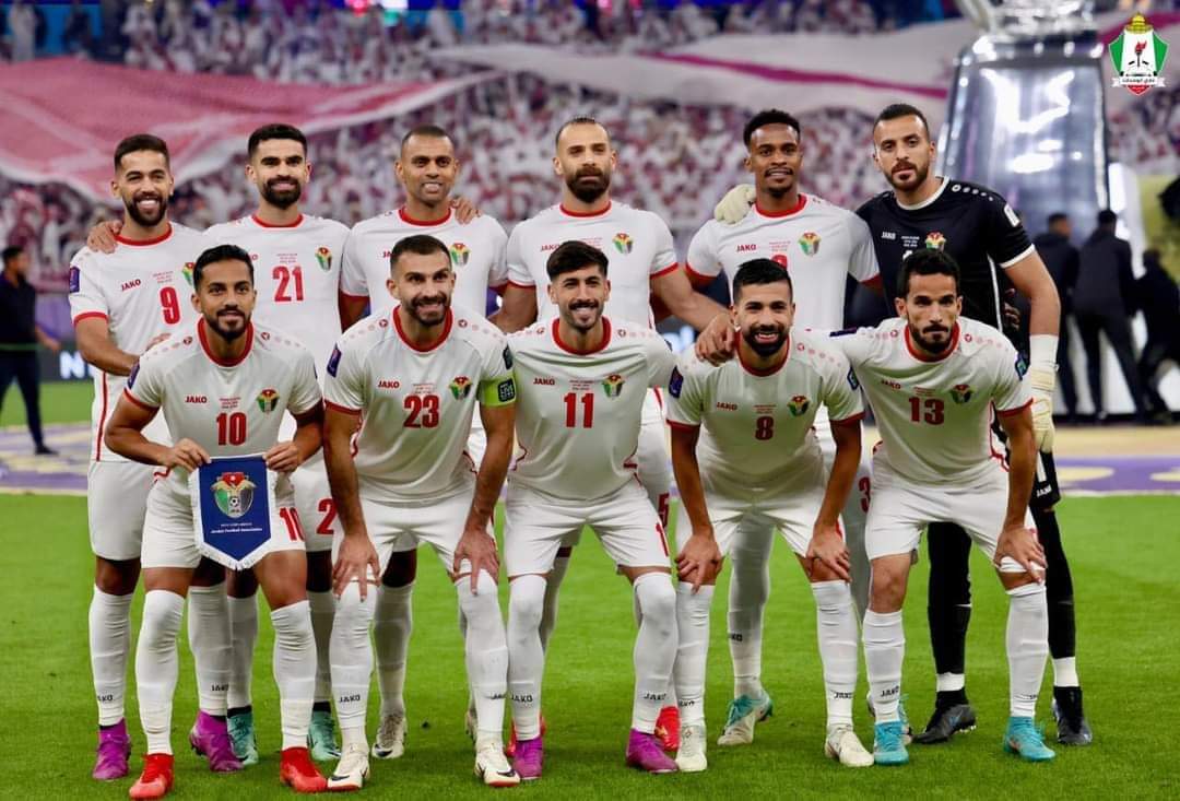 naimat_2007's tweet photo. عاجل : #منتخب_الأردن يرتفع تصنيفه بعشر درجات ليصبح ٧٠ عالماً
مبروووك يا #النشامى ❤️🇯🇴 https://t.co/XRvIPf1UI2