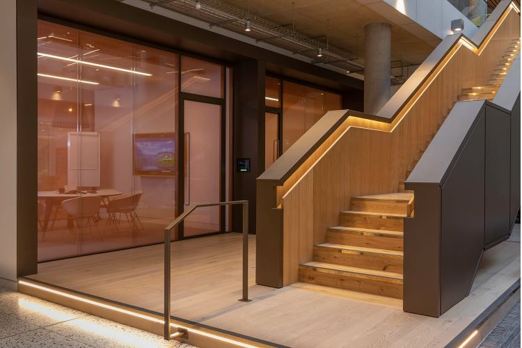 ✨ Transforming spaces with style! Our bespoke copper mesh laminated glass added elegance and privacy to the British Sugar HQ. See the innovation in action: t4design.com/case-study/bes…

📞 01623 626676 | 📧 sales@t4design.com

#BespokeGlass #LaminatedGlass #ProfessionalDesign
