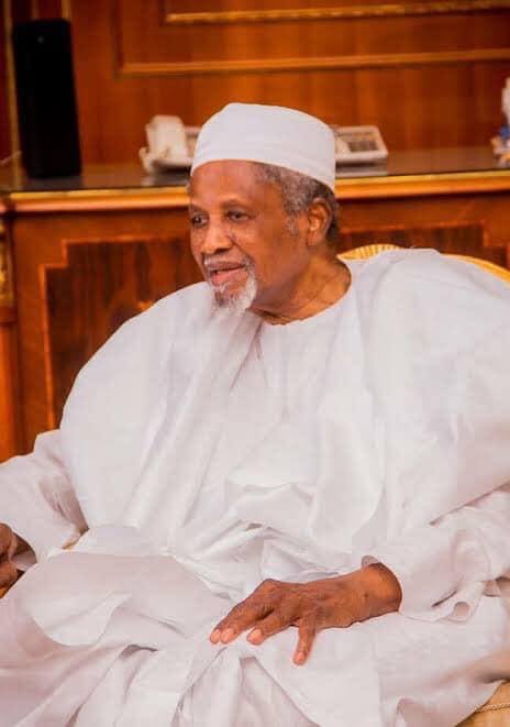 Imranmuhdz's tweet image. BREAKING; Elder statesman and Billionaire, Alhaji Aminu Dantata has expressed his support for the shift towards a parliamentary system of government instead of a presidential system.

During the discussion on Thursday, Dantata expressed his view that the parliamentary system has…