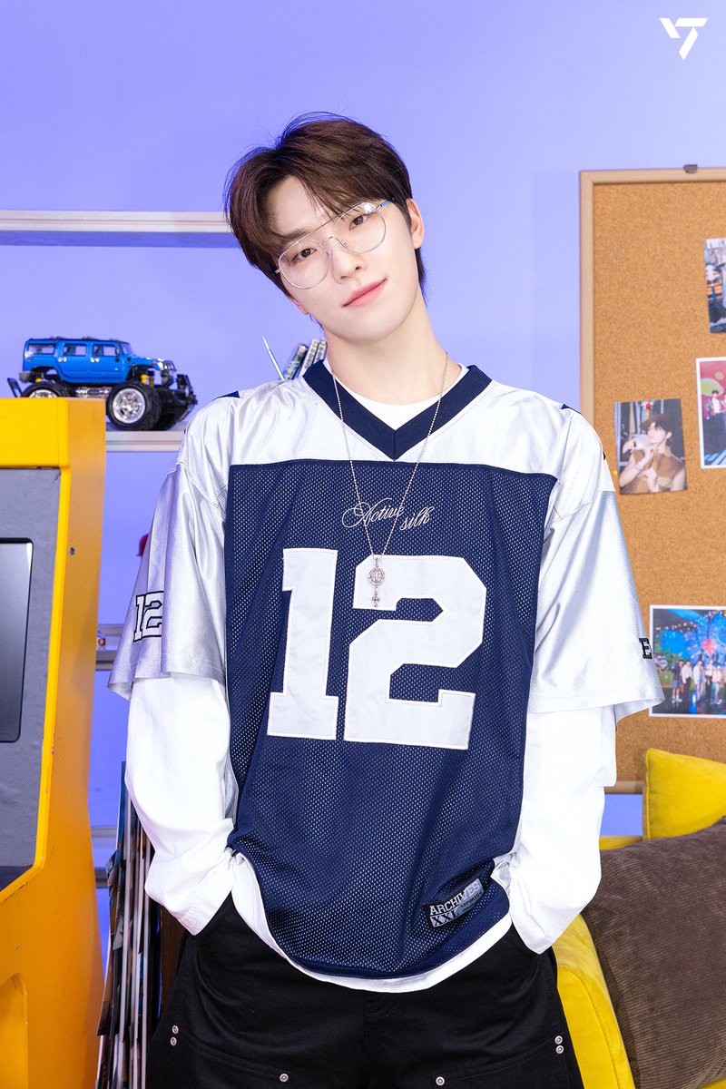 shua_enthusiast's tweet photo. OUR Y2K LEE CHAN SO HANDSOME 😭 https://t.co/Yst4hC3Gvp