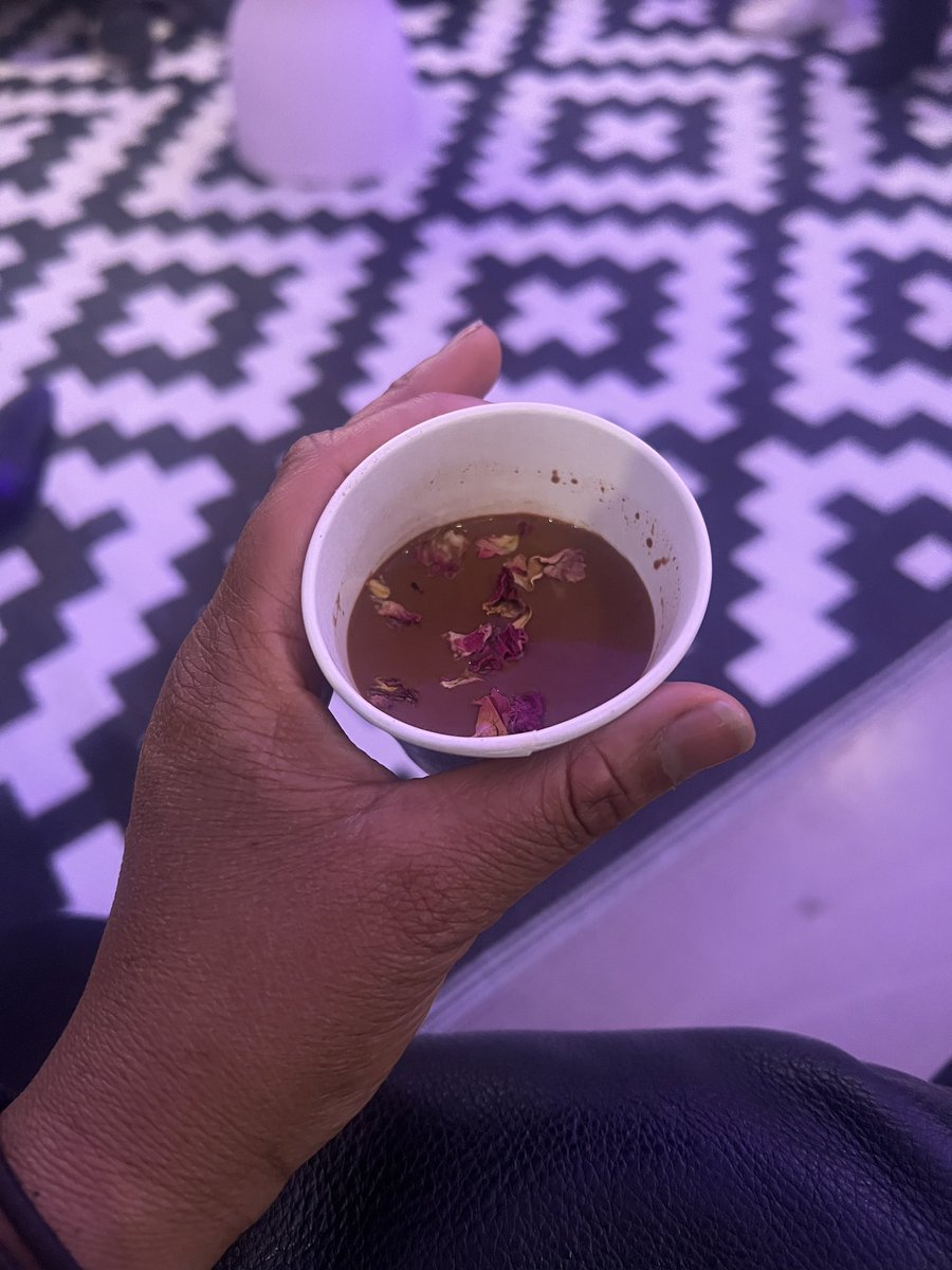 FatouSadio's tweet photo. Lots of good tears flowed last night at the cacao ceremony hosted by @JustALittleSeed. I opened my heart to the universe &amp; manifested. ♥️🍫 https://t.co/pSOtnTRCVn