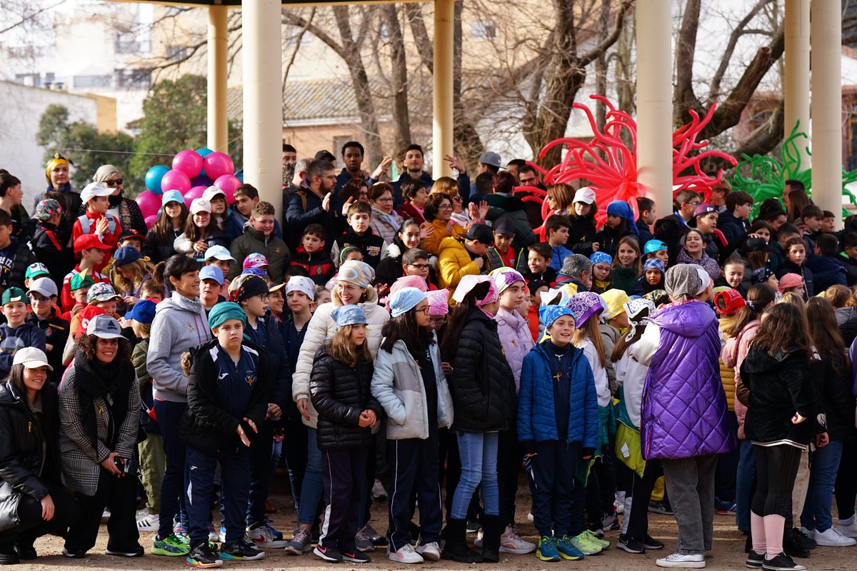 CBAlmansa's tweet photo. 🎗 | En el Día Internacional del Cáncer Infantil, hemos pasado la mañana con los chicos y chicas de los coles de #Almansa en el Jardín de los Reyes Católicos.

Aprovechamos la ocasión para Ayudar a @AFANION_  a visibilizar esta enfermedad (1/2) https://t.co/ZHktyx31dd