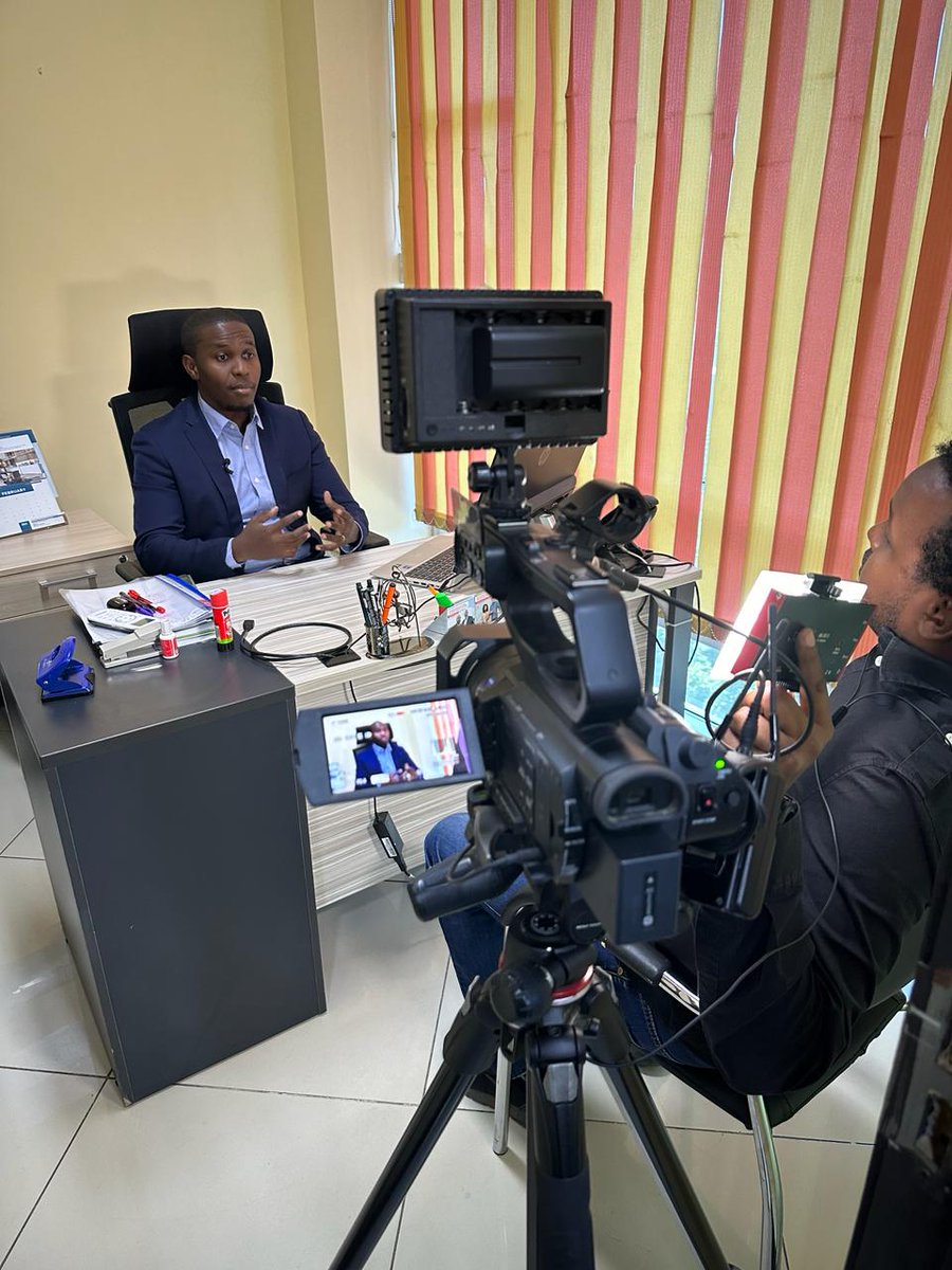 TAG_Kenya's tweet photo. Voice of America (VoA) is doing a piece on the impact of AI on the marketing and creative industry in Kenya. Together with Woodrow's Head of East and Southern Africa, David Karega and our Creative, Digital and Production Lead, Simon Mwanzia shared their views on the topic. https://t.co/DKKfx9nKc9