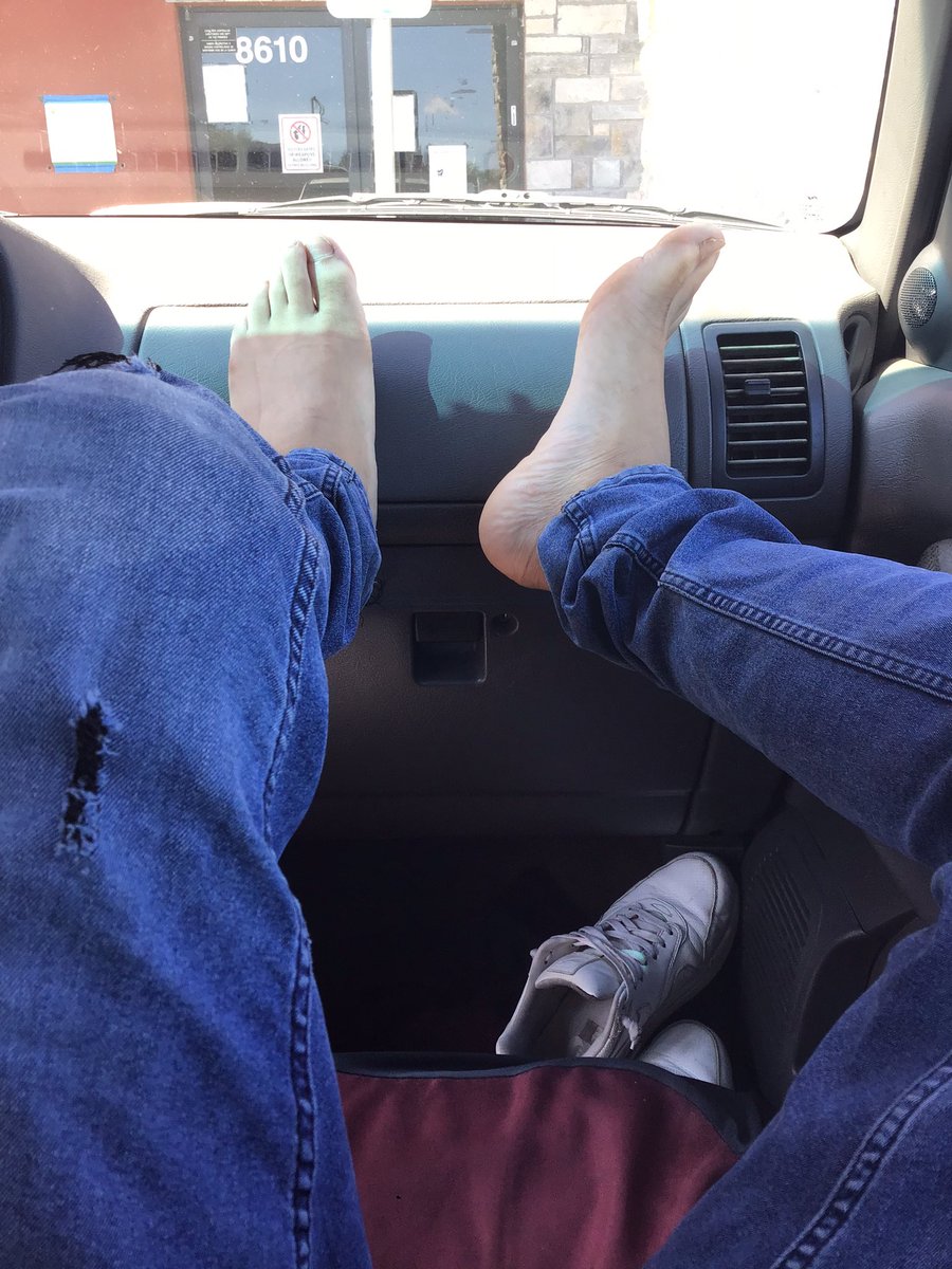HipsterKing420's tweet photo. Meat And Feet #houston #houstonfetish #footfetish #cum #bigdick #houstondick #gooddick https://t.co/Q0Jz4G78X7