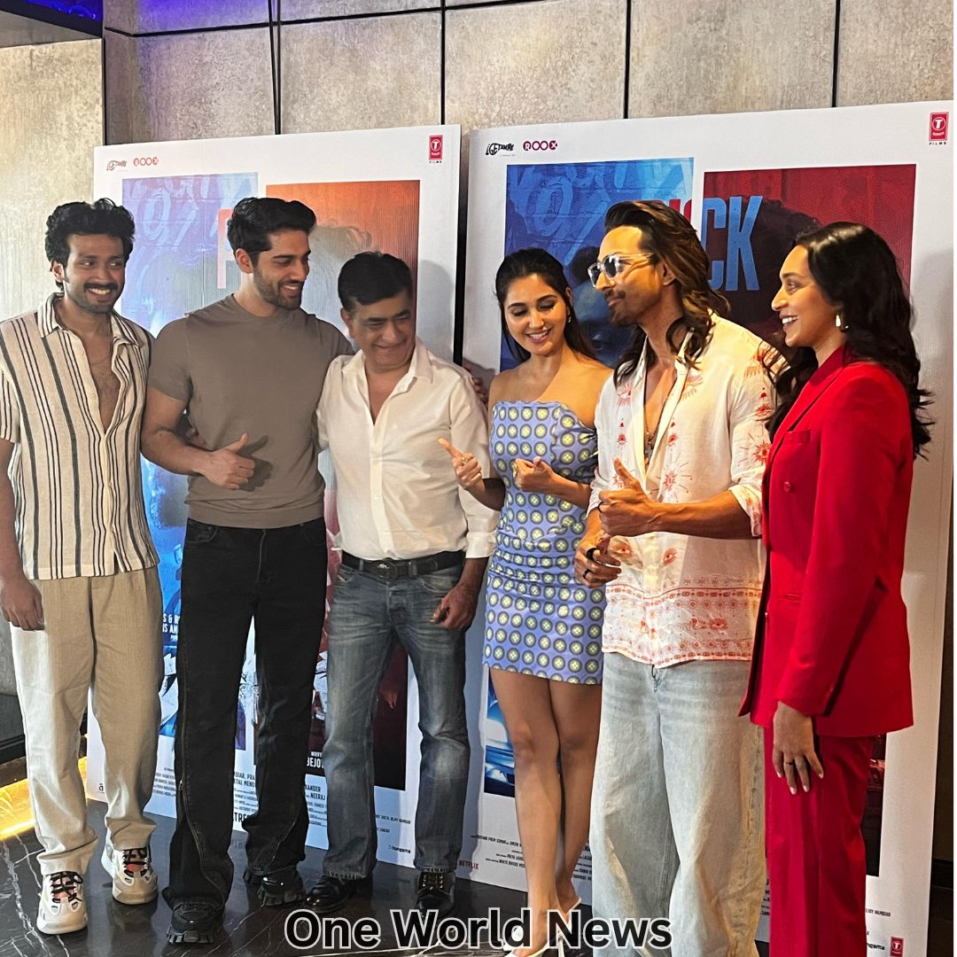 दंगे मूवी प्रेस कॉन्फ्रेंस में सितारे चमके!

#DangeTheFilm #dange #dangemovie #HarshwardhanRane #Ehanbhat #NikitaDutta #TJbhanu #shrutibhalbhankaran #aashipurohit #tseriesfilms #bollywood #entertainment