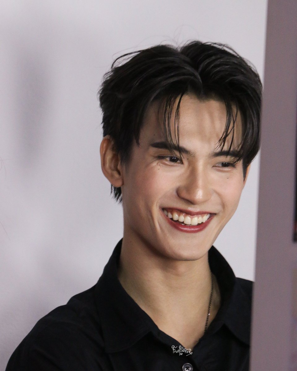 ffforfirst_'s tweet image. เมื่อกลางวันแว้บมาคุยด้วย
แต่โพสแล้วเน็ตโหลดไม่ไป 
เราขอแก้ตัวใหม่คราวหน้านะ อิอิ

#รักแรกของเฟริสท์