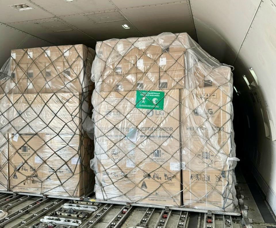 Dispatched by #KSrelief, the 5th Saudi relief plane, carrying 60 tons of relief supplies departed Riyadh to support the Ukrainian people.