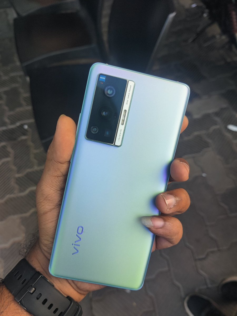 Rakesh_Kannan5's tweet photo. Again i got a pink line...
Dear @Vivo_India my #vivox70pro got a pink line on screen after a software update, there is no physical damage to the screen or phone, Can you help me with the solution? 
#vivo #vivox70pro #vivogreenline #greenline #screen
#softwareupdatebug https://t.co/quNboEmQ0v