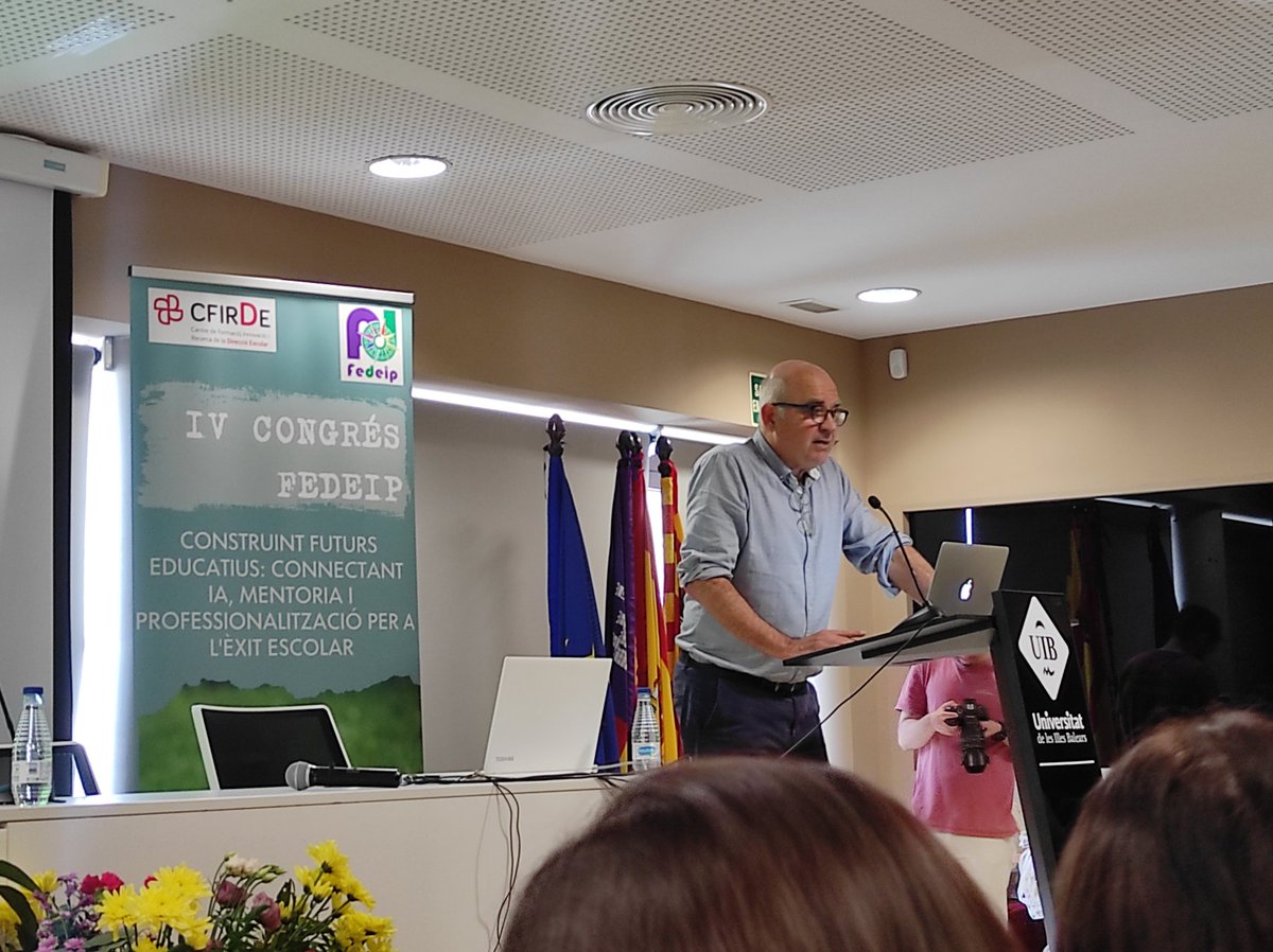 Noel_N11's tweet photo. Comença la 1a jornada del IV Congrés @fedeip15 que es celebra a magnífica illa d'Eivissa.
@CFIRDE_IB #EquipsDirectius #ProfessionalitzacióDirecció https://t.co/Gw20yeccoD