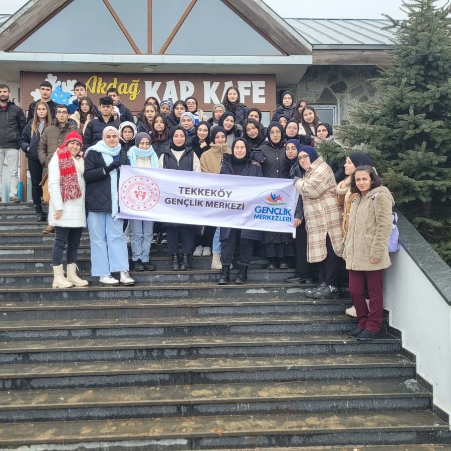 GSB_TekkekoyGM's tweet photo. Gönüllü gençlerimizle bugün ki durağımız 🙃
🥳Panaroma Dijital Gösterim Merkezi
🤩Ambarköy Açıkhava Müzesi 
😎Ladik Kayak Merkezi

Gençler güzel miydi? 🥳 https://t.co/qUSaI4qOUD