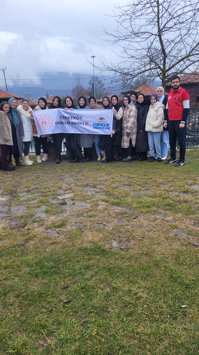 GSB_TekkekoyGM's tweet photo. Gönüllü gençlerimizle bugün ki durağımız 🙃
🥳Panaroma Dijital Gösterim Merkezi
🤩Ambarköy Açıkhava Müzesi 
😎Ladik Kayak Merkezi

Gençler güzel miydi? 🥳 https://t.co/qUSaI4qOUD