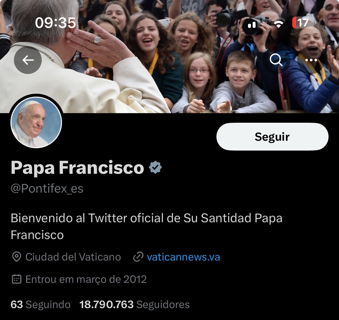 a capa do perfil do papa parecendo que decidiu um jogo de libertadores no acréscimos
