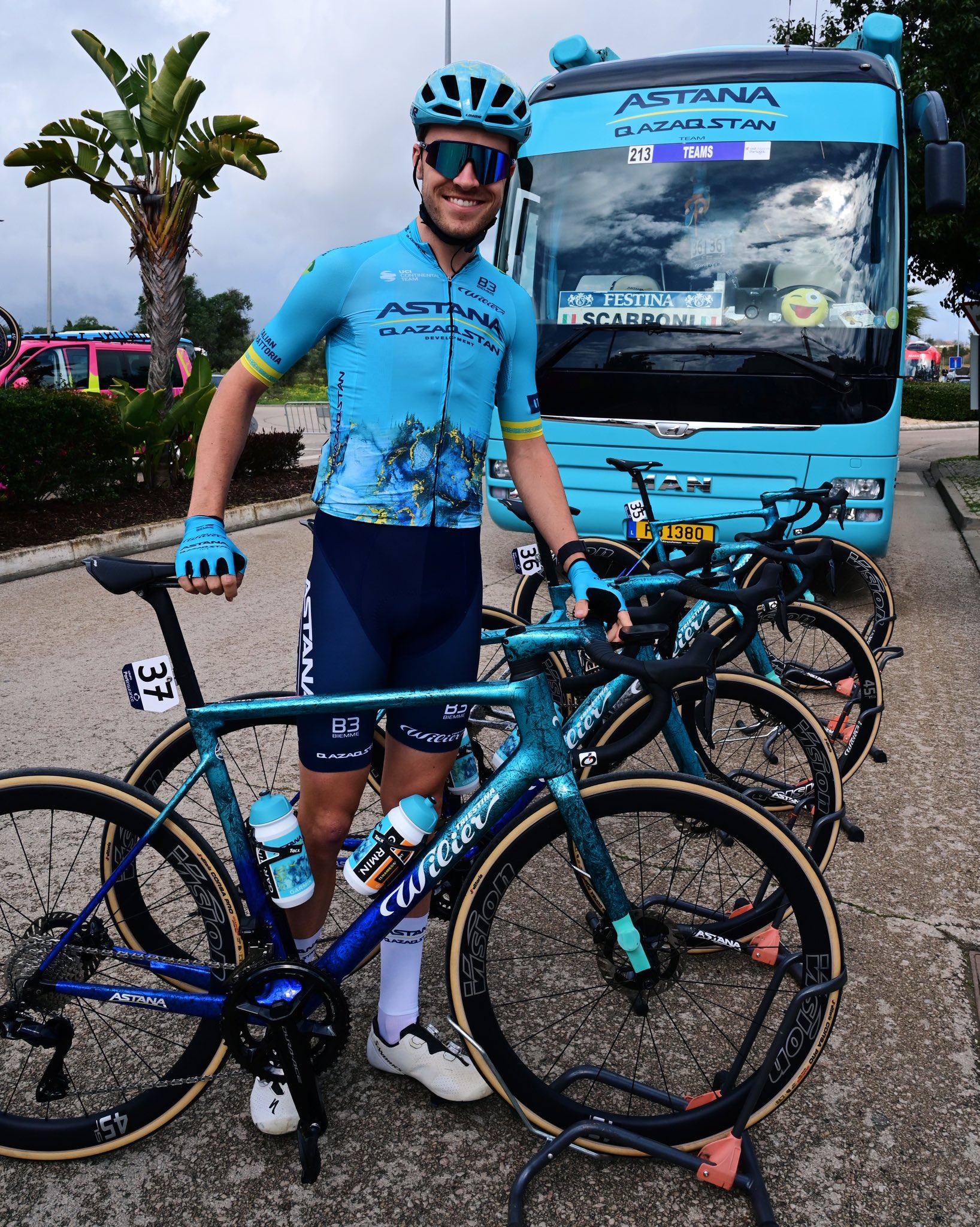 Astana Qazaqstan Team on X RACE VAlgarve2024 maxwalker325 AstanaQazDev went to the breakaway immediately after the start of the second stage. Advantage is now 3 minutes for the escapees. AstanaQazaqst...
