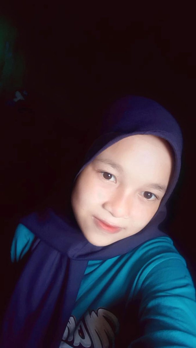 Jika pada akhirnya aku tidak bisa memilikimu, biarlah aku menganggumimu sampai dititik dimana rasa itu akan hilang dengan sendiri nya😇 -🥬