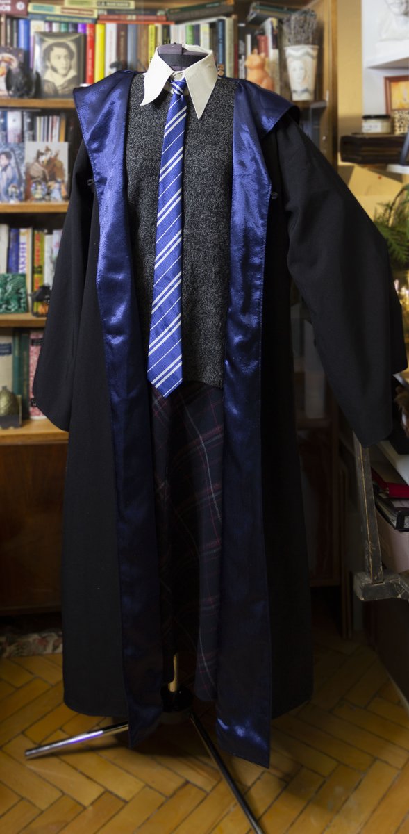 Хочу взять <a href="/SugarAndGlass/">Пивоорхидея</a> на зарплату, чтобы она снимала Лисьему дому каталог xD 

Вот форму всякую засняли в с ю, завтра в группе - vk.com/dress_foxhouse - посте об этом будет