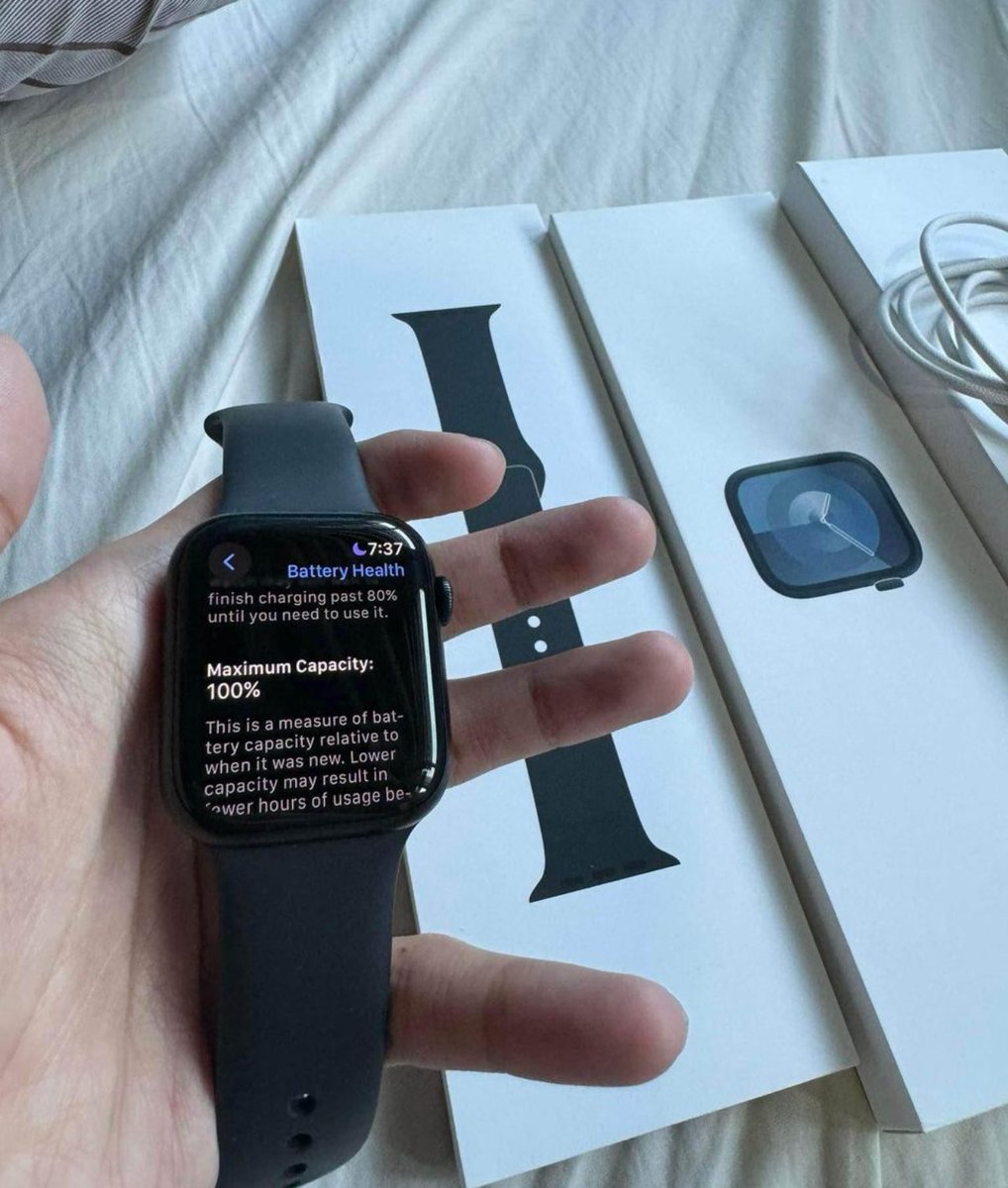 podtechph's tweet image. Apple Watch Series 9 for only 1,999php instead of 2,500php ‼️ FEBRUARY SALE ‼️ get yours now ✨ limited stock only 

✔️ colors available: black, silver, rose gold
✔️ complete accessories with charger 
✔️ sealed / brandnew

🚚 we ship nationwide
dm to avail