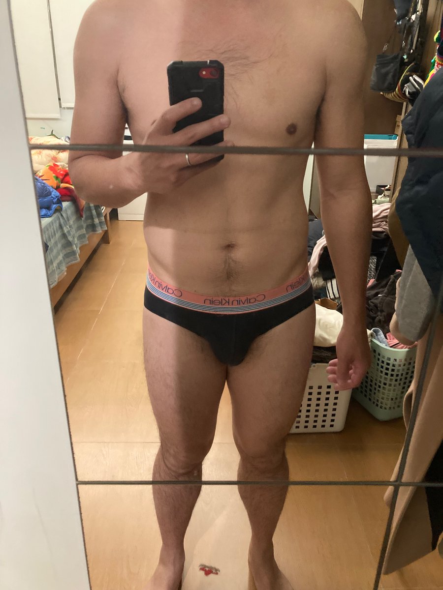 BensonChiu12's tweet photo. 過個年 胖到90k了 https://t.co/FZx3x2O8bT