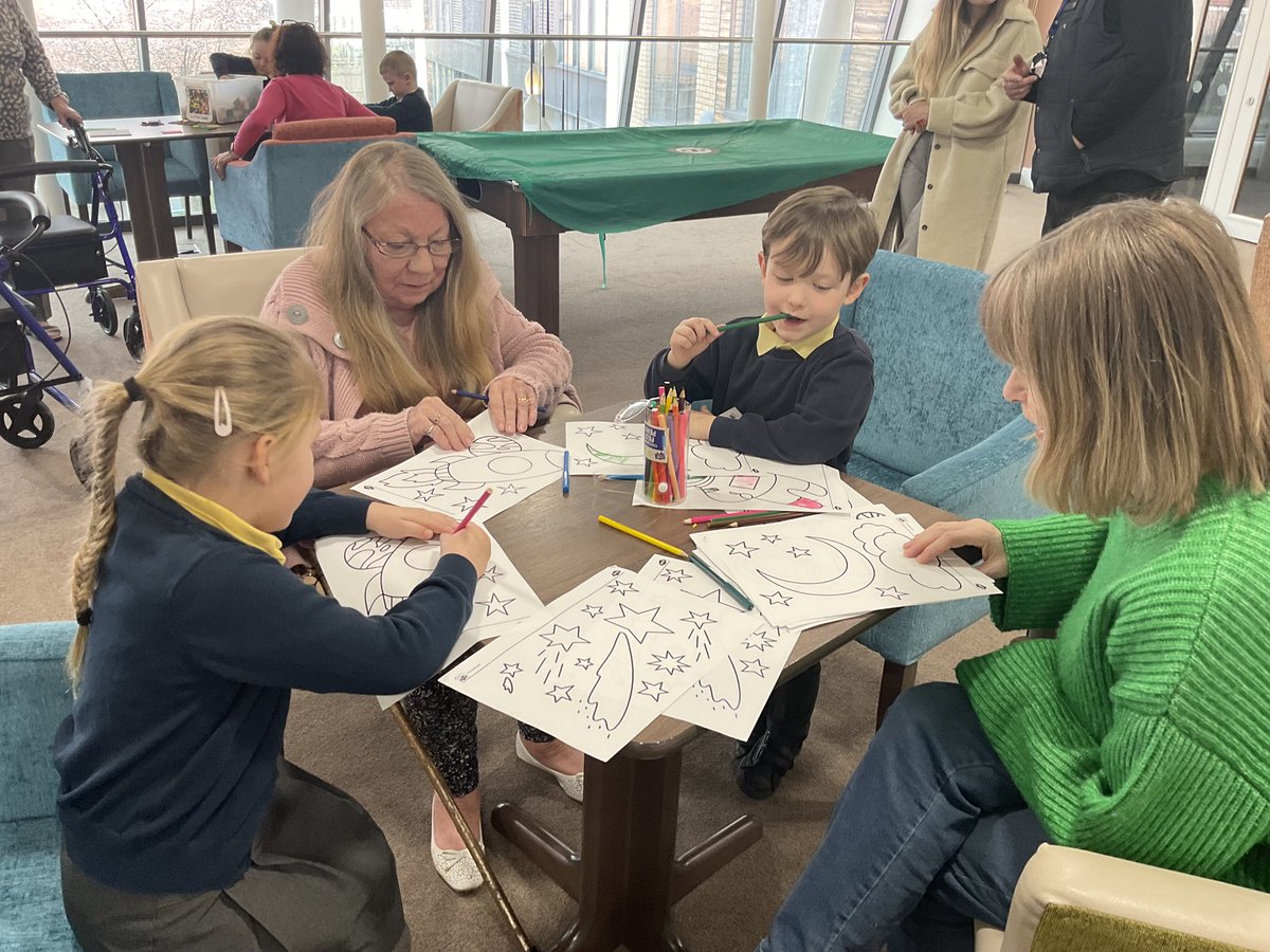 LancotSchool's tweet image. What a privilege to spend the morning with @Priory_View residents. Buttercups and Bluebells haven’t been able to visit since covid began, so today felt extra special. Thank you. See you next week! #LoveLancotEYs #intergeneration #nannyandgrandadfriends #joy