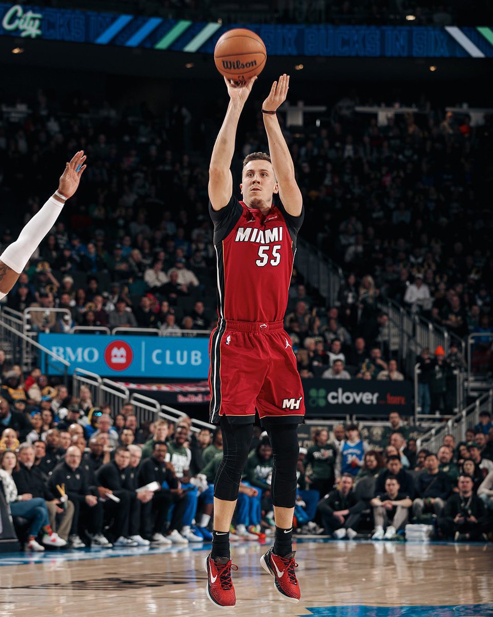 MiddlesexMagic's tweet image. Magic alum and Heat F Duncan Robinson made 11 3’s in his last two games!! Duncan scored 43 points in back to back road wins for the Heat, shooting 15/23 FG and 11/15 3FG! One of the best shooters in the 🌎 is on 🔥 headed into NBA All-Star break! #MagicFamily #NBA #MagicInTheNBA