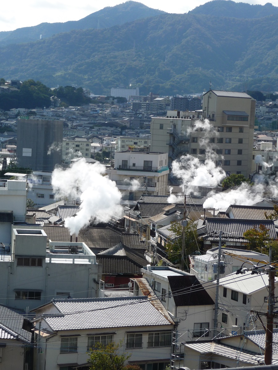 pillowshi4's tweet image. It seems that since the Edo period, common people have enjoyed ranking hot spring resorts with sumo-like rankings, but in modern rankings, Beppu Onsen is always ranked as the western “Yokozuna.”
#Beppu #SteamCooking #Jigoku #HotSpringSteam #Oita 
countrysidejapan.com/beppu-where-bo…