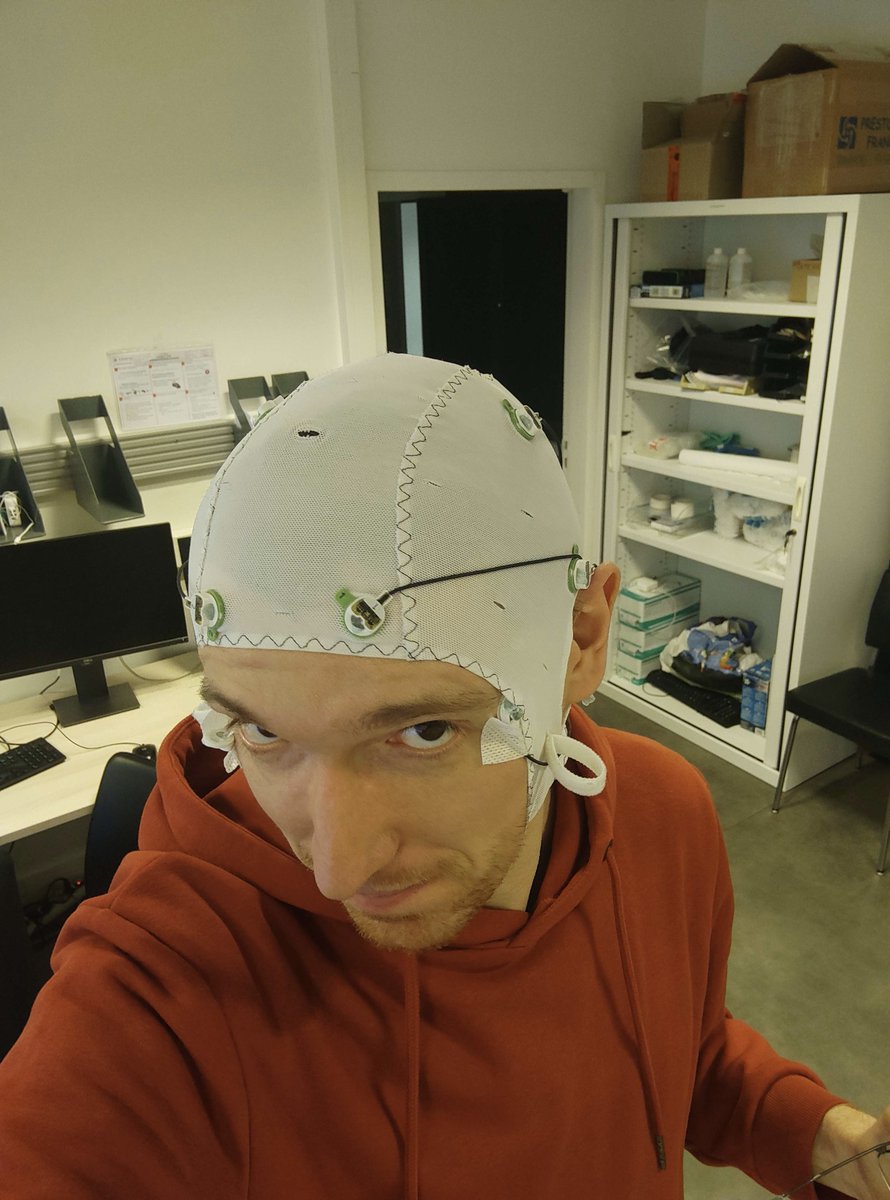 Et c'est reparti pour un tour ! 🧠👀 À COMETE (@CU1075), on fait les pré-tests avant la manip' du mois prochain ! J'ai codé une IA qui monitore la vigilance à partir de l'EEG et l'EOG (électro-encéphalogramme et électro-oculogramme). Tout semble marcher : on est prêt !