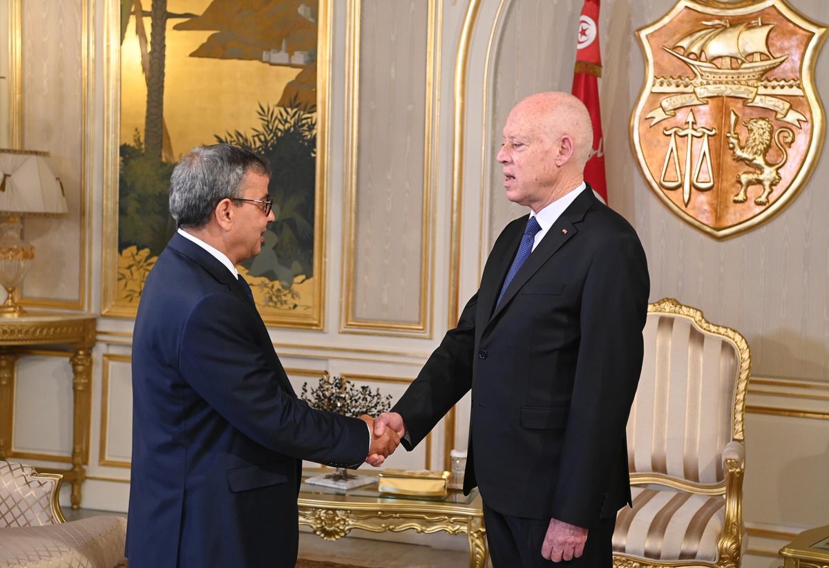 ElyesJarraya's tweet image. أشرف رئيس الجمهورية #قيس_سعيّد، يوم الخميس 15 فيفري 2024 بقصر قرطاج
على موكب أداء اليمين لفتحي زهير النوري #محافظ_البنك_المركزي التونسي