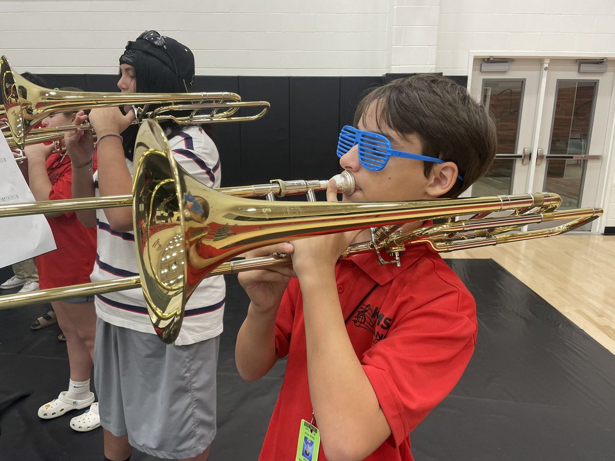 KMS band tweet media