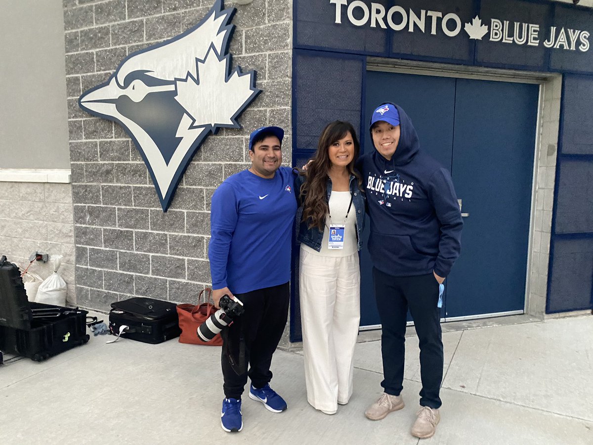 Hazel Mae tweet media