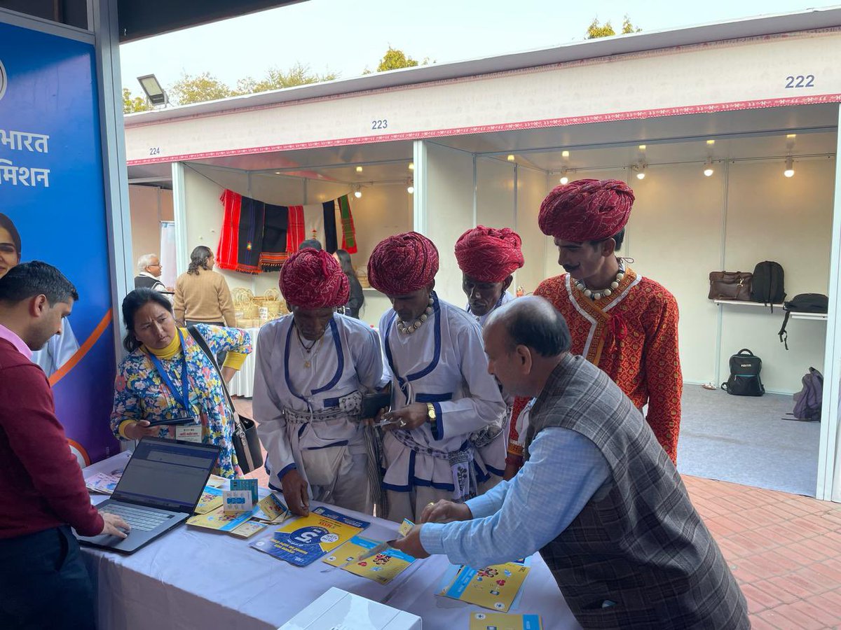 NHA team educating and creating #AyushmanCard and ABHA card for tribals at the ongoing #AadiMahotsav at Major Dhyan Chand National Stadium in New Delhi.

#AyushmanBharat #PMJAY #EmpoweringTribalsTransformingIndia