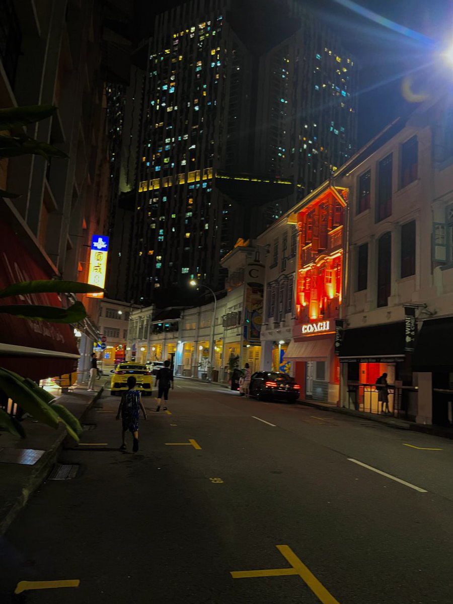 jauvanajeffrey's tweet photo. The night view of Singapore is still very beautiful https://t.co/TSbShVjNzk