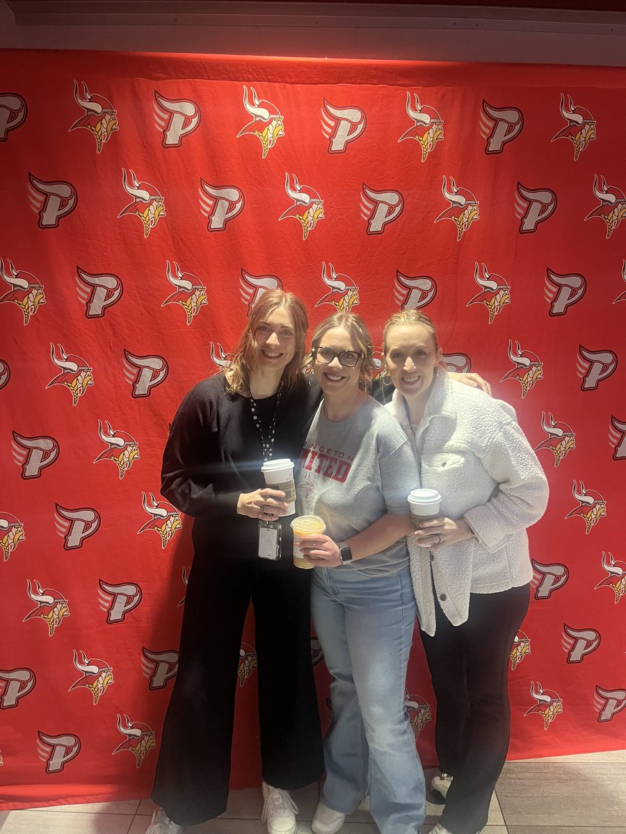 MmeShepard's tweet image. Great day to be a Vike! #vikingu #aagv @LaurenViking 💕