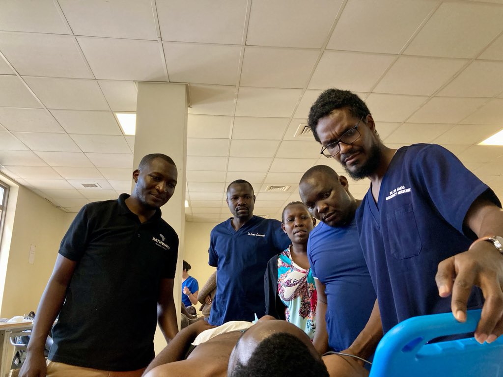 EmMakerere's tweet photo. @mand_sim @UWEmerMed @MadtownSono Practical session for Gallbladder ultrasound 

#globalPOCUS 
#EmergencyMedicine https://t.co/JTlKVeTwZc