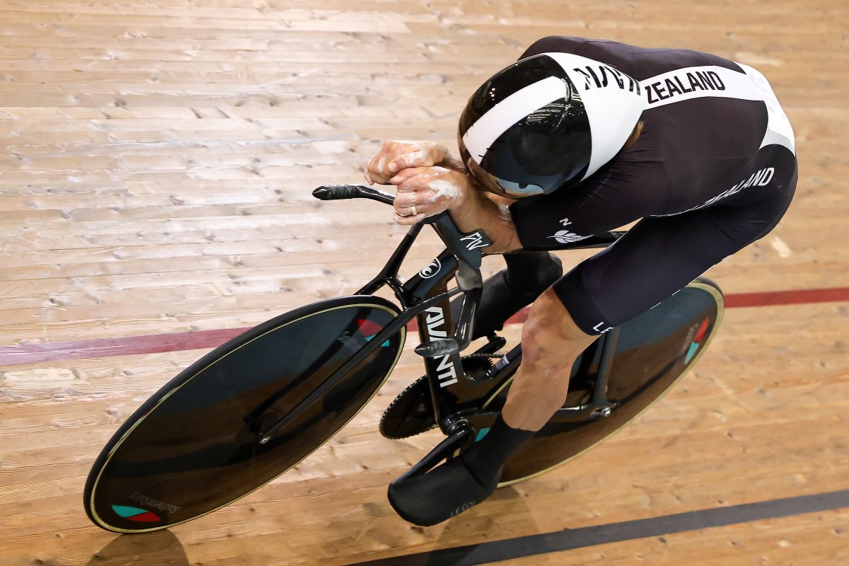 Aaron Gate broke his own Oceania Record, Matt Richardson set a new Oceania Championship Record, Kristina Clonan completed the set of sprint medals and Bryony Botha made it three in a row on day 2 of the 2024 #OceaniaTrack Championships. 

oceaniacycling.org/records-contin…