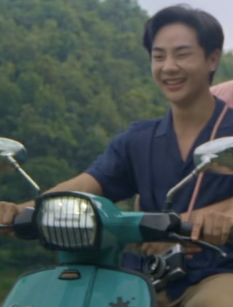 Beaywoo's tweet image. แกแอบถ่ายรูปน้องจินใช่มั้ยแกยิ้มอะไรขนาดนั้นอ่ะพีแล้วกล้องน่าจะของพีด้วยเพราะสายห้อยเป็นสีชมพูเพราะของจินสีแดงไม่คิดอะไรก็อย่ามาหลอกให้รัก 😭

#WITHOUTMExBUMP #เพื่อนตายDFF