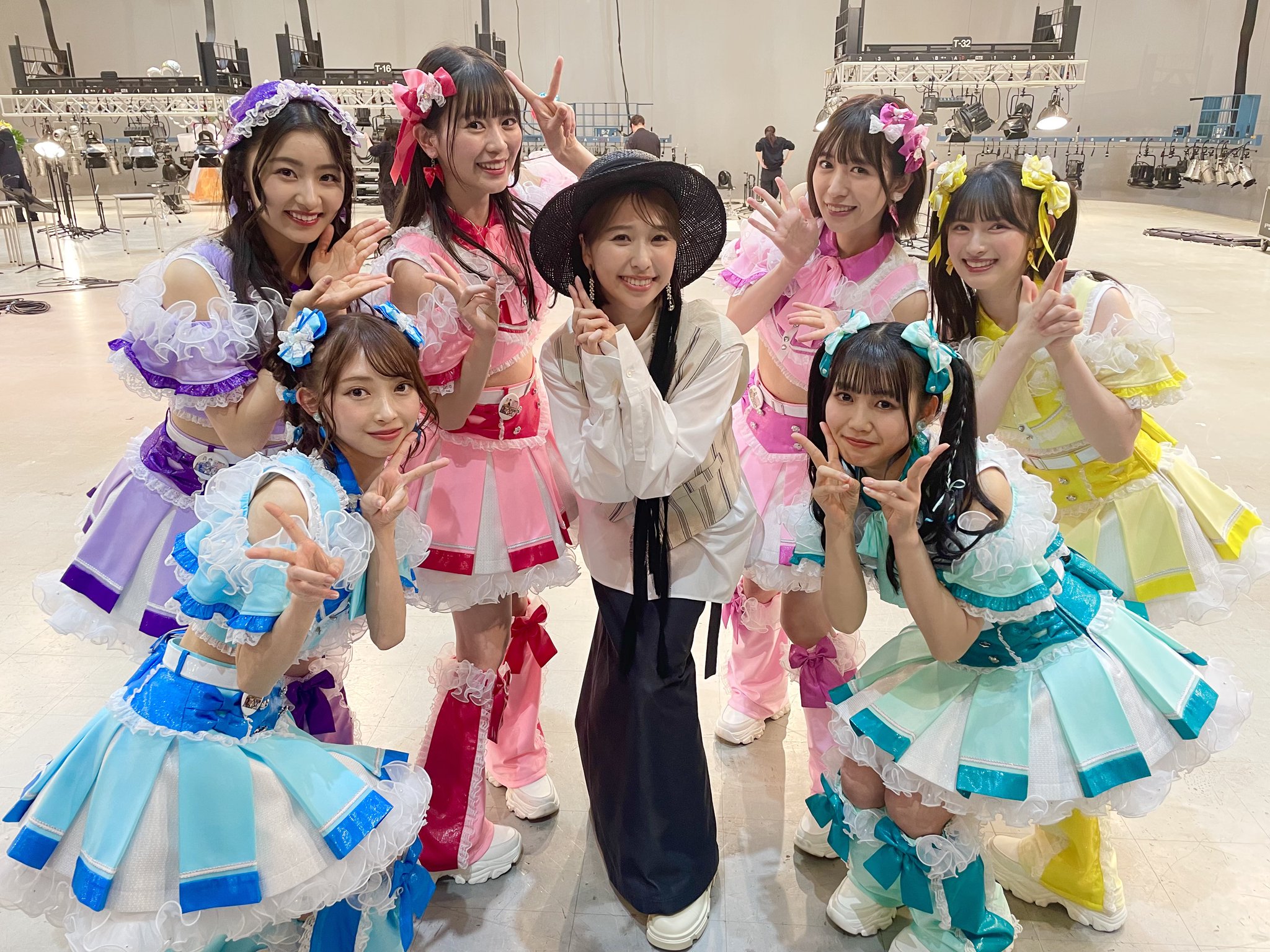 GGYUjo_aQAAY2F0.jpg:large