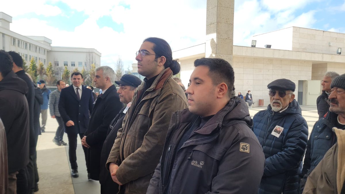 genclikbirligi's tweet photo. FETÖ'nün Ergenekon kumpaslarına karşı sonuna kadar mücadele eden, Vatan Partisi üyesi Emekli Orgeneral Saldıray Berk komutanımızı sonsuzluğa uğurladık.

Ülkemizin birliğine ve bütünlüğüne göz diken ABD emperyalizmine karşı komutanımızın azmiyle mücadele edeceğiz. https://t.co/QODOouGY7d