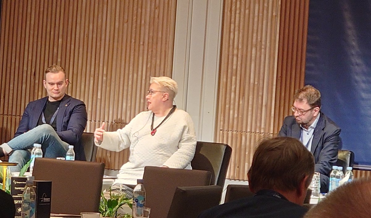 Tärkeitä pointteja #EuAiAct <a href="/spietikainen/">Sirpa Pietikäinen🇫🇮🇪🇺</a> lakia voidaan uudistaa esim 5v päästä. Burden of proof että AI on säätelyn mukainen on Ai tuottajalla #tampereconversations