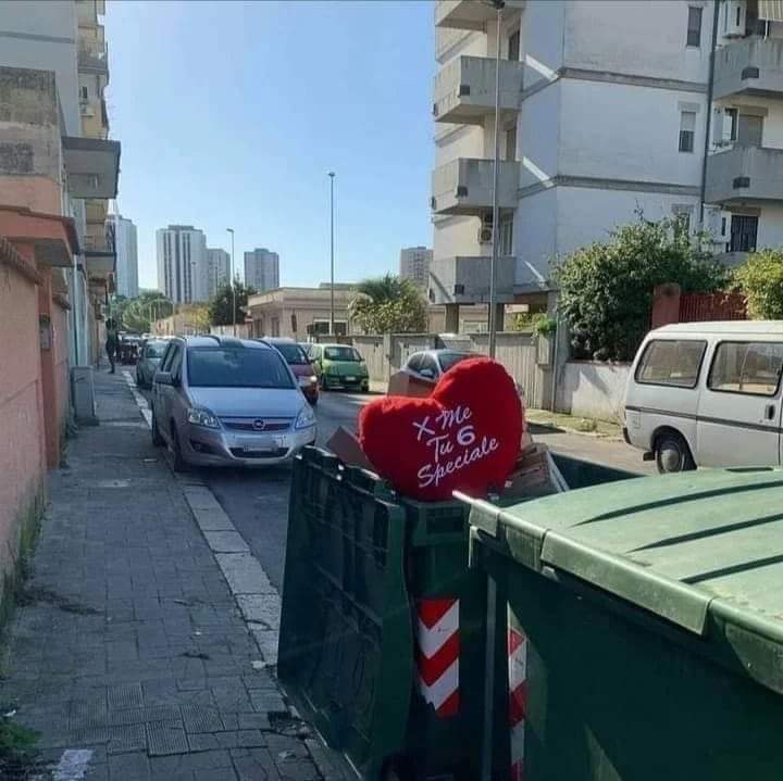 Ohhh finalmente è finito San Valentino.  Cia' 😂😂